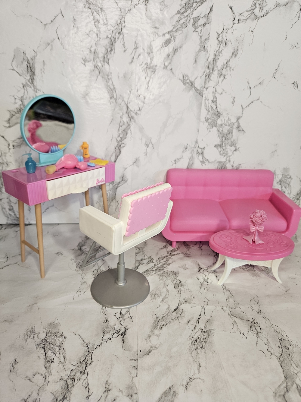 Barbie Pink Salon Sofa, Vanity & Accessories Set